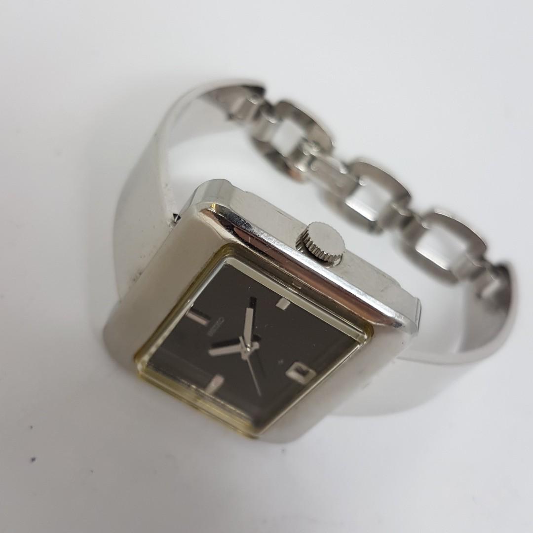 Seiko Ladies Silver Angel 2202-3060 Watch, Women's Fashion, Watches &  Accessories, Watches on Carousell