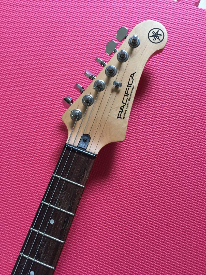 Yamaha electric guitar, Hobbies & Toys, Music & Media, Musical
