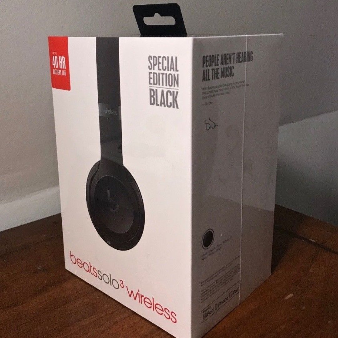 Beats solo3 wireless special edition black top