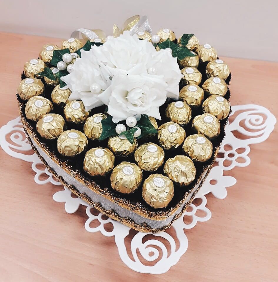 Gubahan Ferrero Roche Love Design Craft Others On Carousell