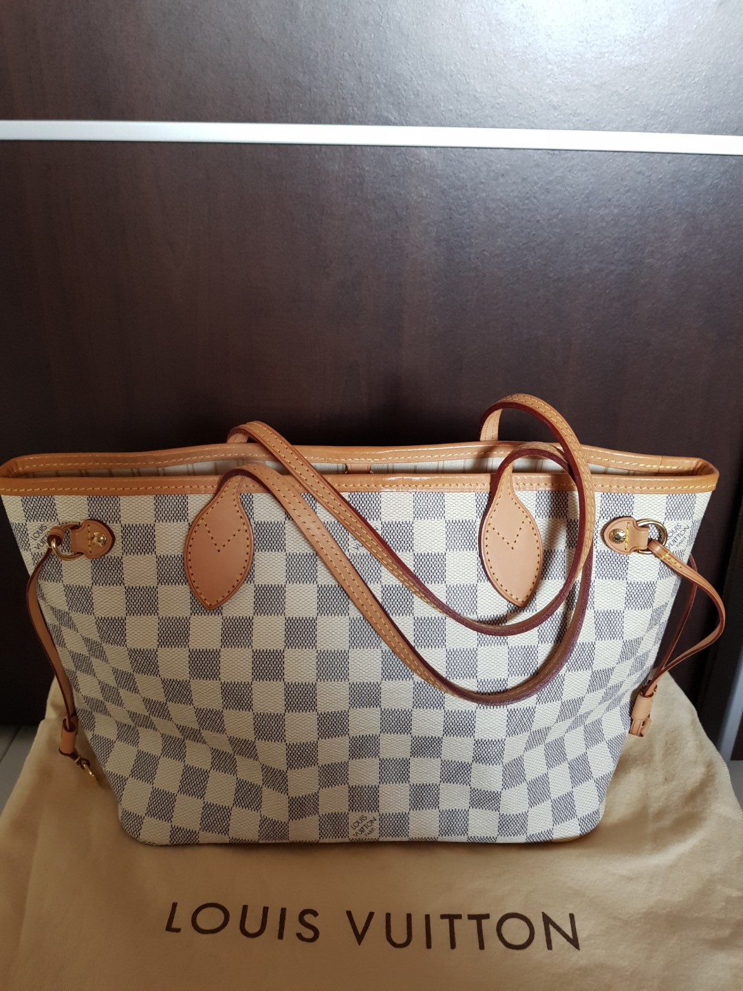 Lv small tote shop