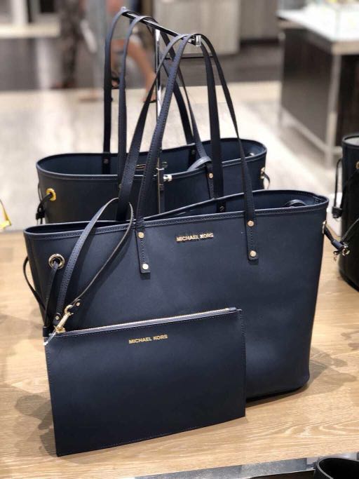 michael kors drawstring bucket bag