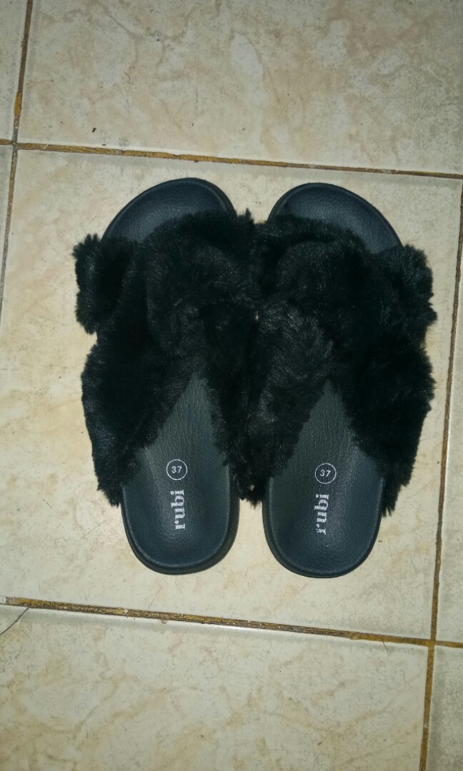 Sandal hotsell bulu rubi