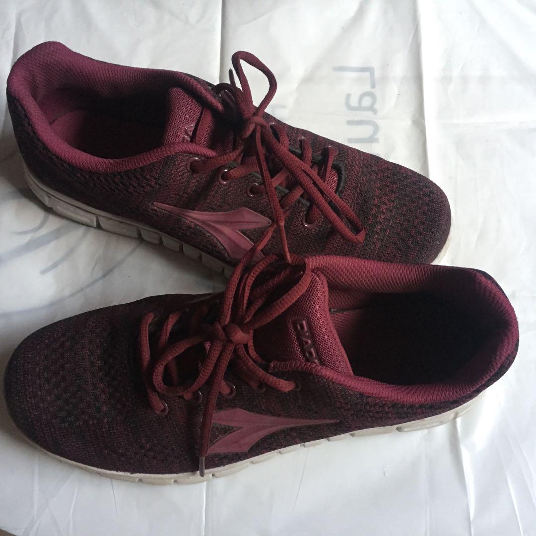 Sepatu Diadora Original Fesyen Wanita Sepatu Di Carousell