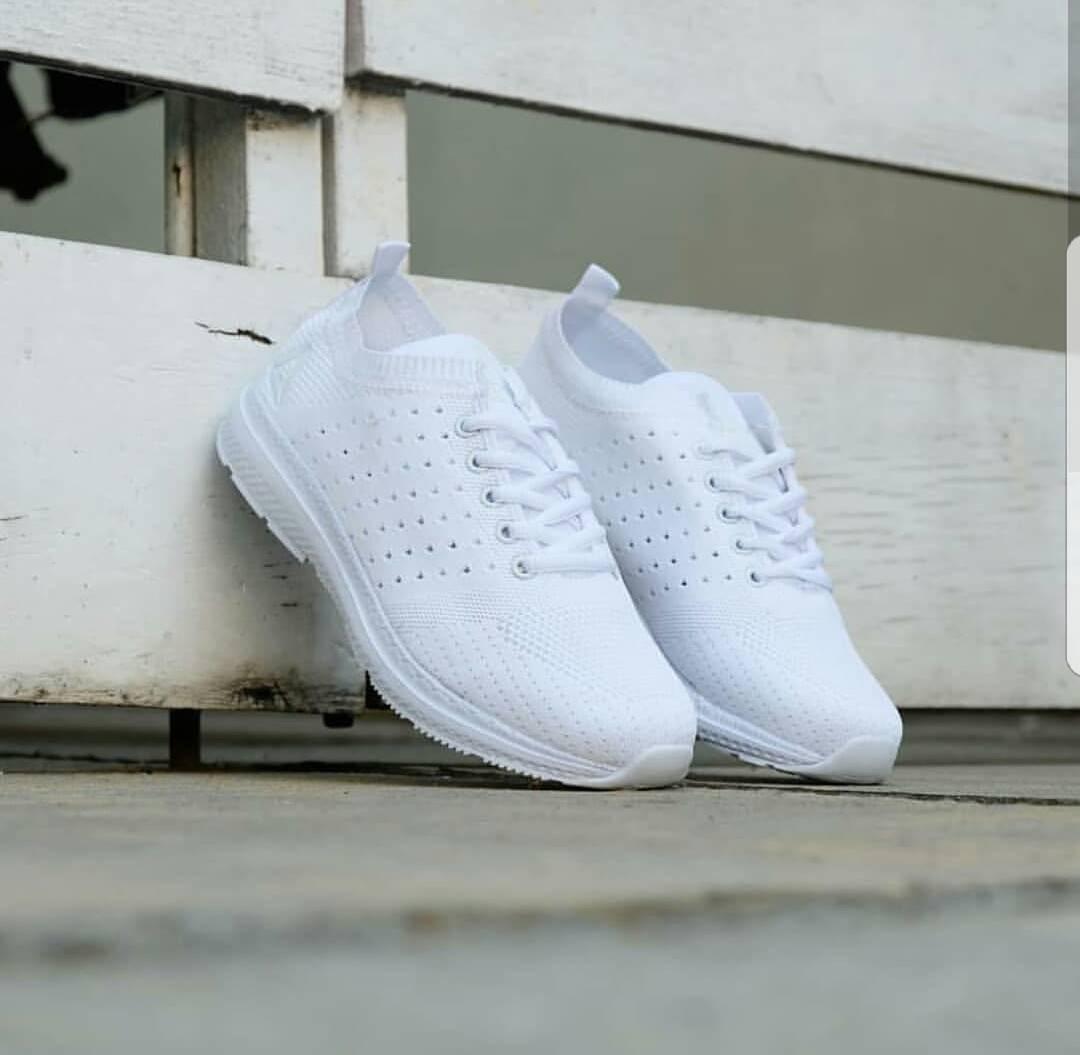 Sepatu Wanita Reebok Fesyen Wanita Sepatu Di Carousell