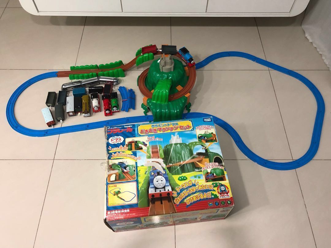 Tomy Thomas the Tank Engine Pounding Mountain Set