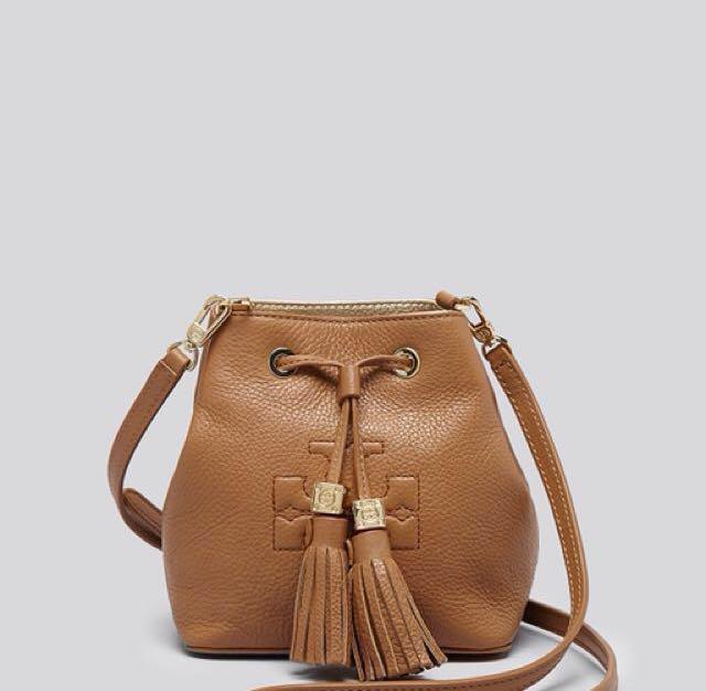Tory Burch Thea Mini Bucket Bag, Women's Fashion, Bags & Wallets