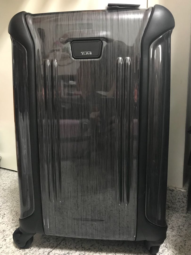 TUMI VAPOR International Carry On Luggage Style 028020D Hobbies