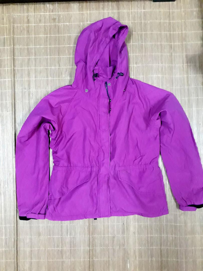 Winter jacket (Category: Other Tops) located in Petaling Jaya. Submitted by delayla6 (Listing ID 180870575, Image 1). Description: Size : M Color : maginta.