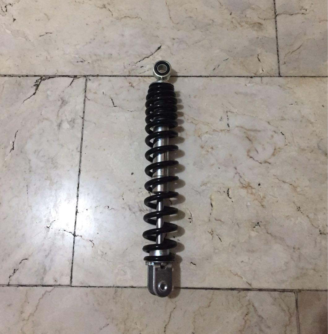 Yamaha Mio soul i 125 stock rear shock, Motorbikes on Carousell