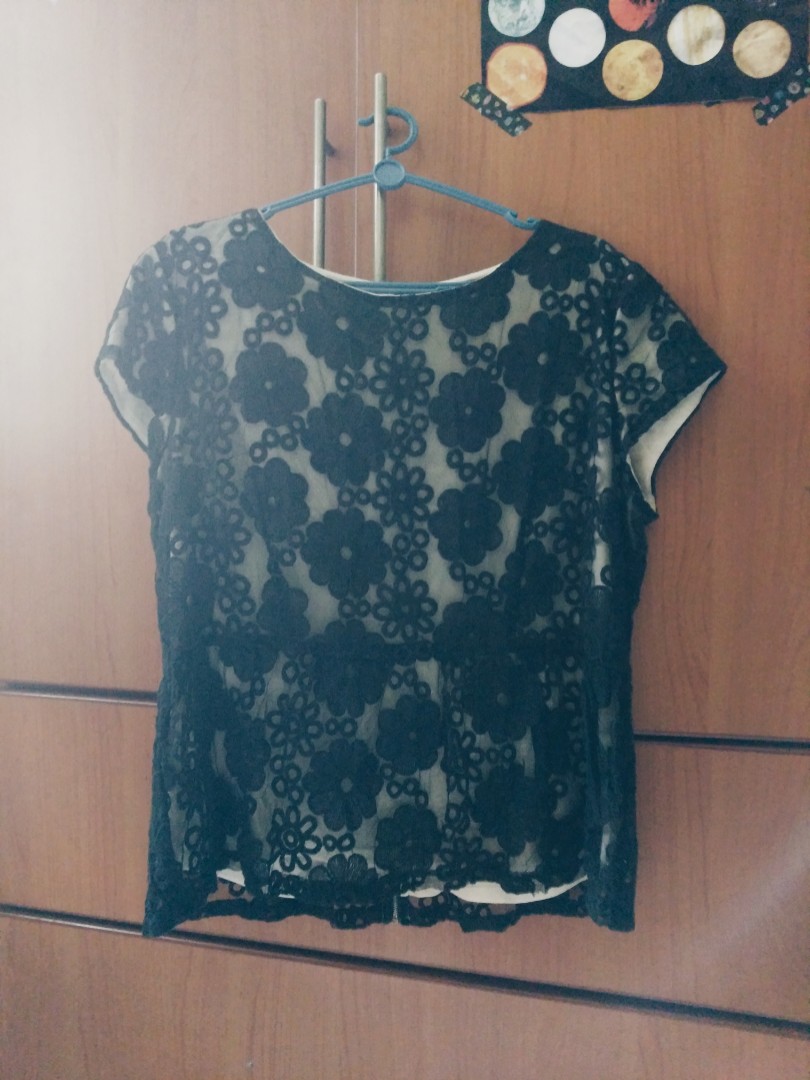 black short sleeve peplum top