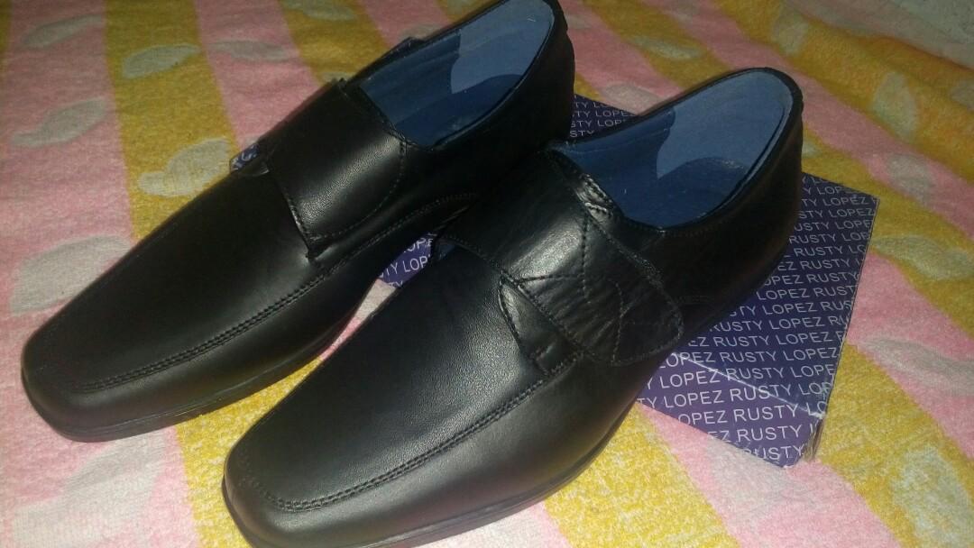Boys school shoes (Category: Casual Shoes) located in Quezon City. Submitted by pinpin008 (Listing ID 180973685, Image 2). Description: Brand new Rusty Lopez boys school shoes. Size and original price shown on pic. Half off na po ng original price. Nag woworry lang ako na masira dahil di nagamit..