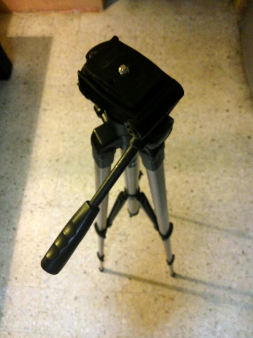 Camera DSLR Tripod, Photography, Cameras on Carousell