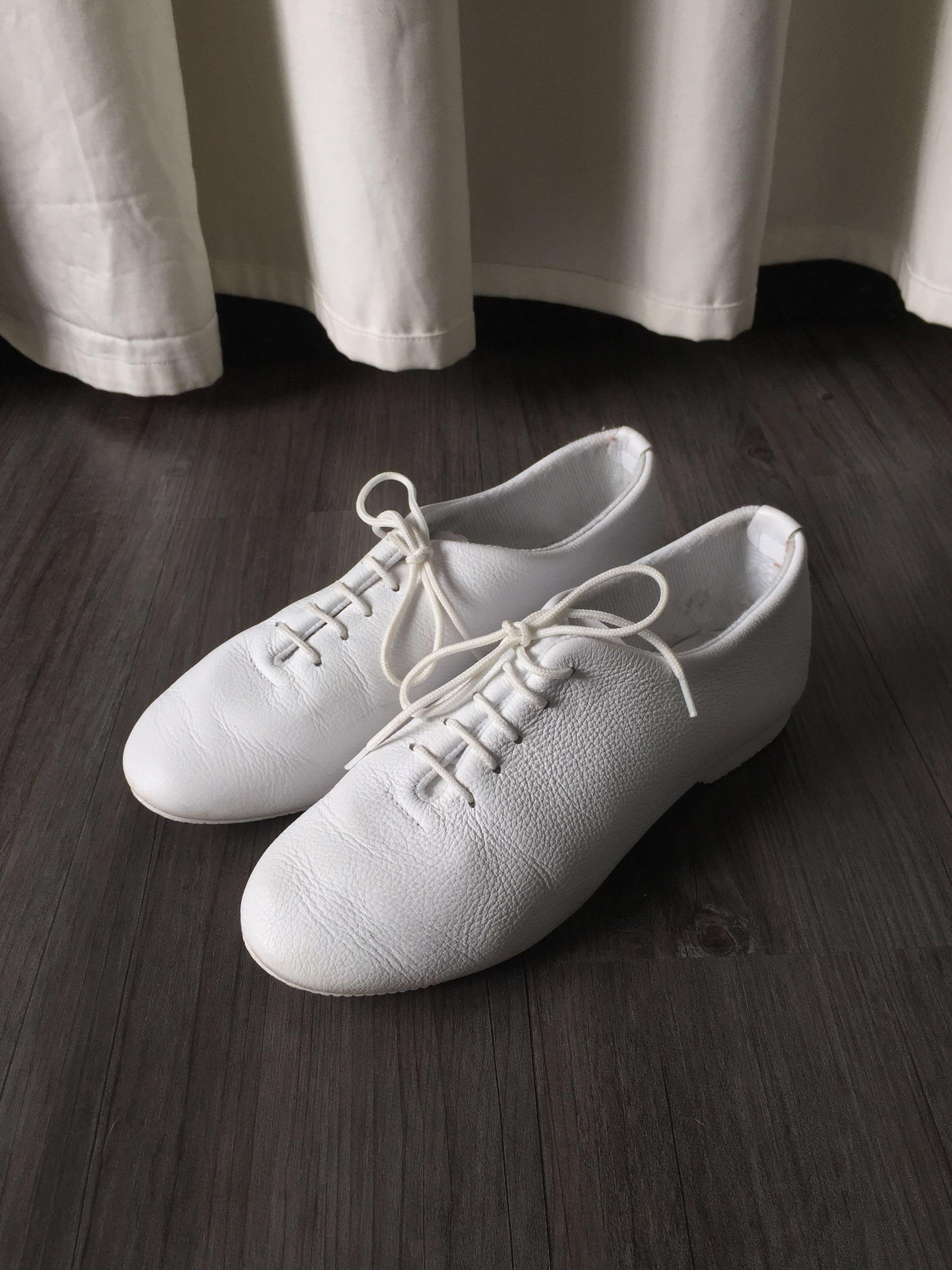 Crown Northampton white leather jazz shoes Carousell