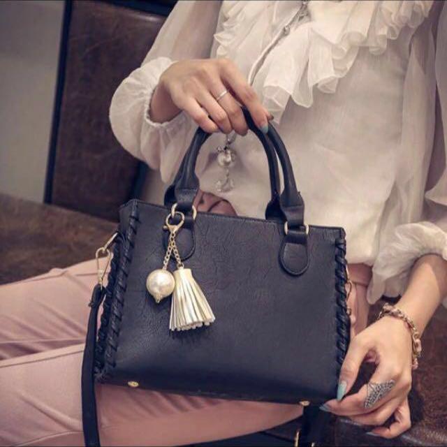 Handbag Sling Bag 2 Way Black Hand Bag Boxy Shoulder Strap Bag