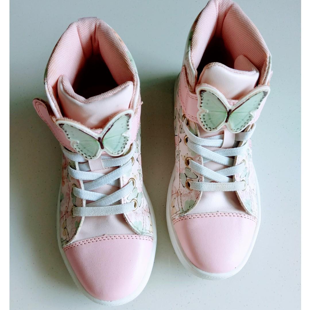 Girls shoes 8.5 Clearance