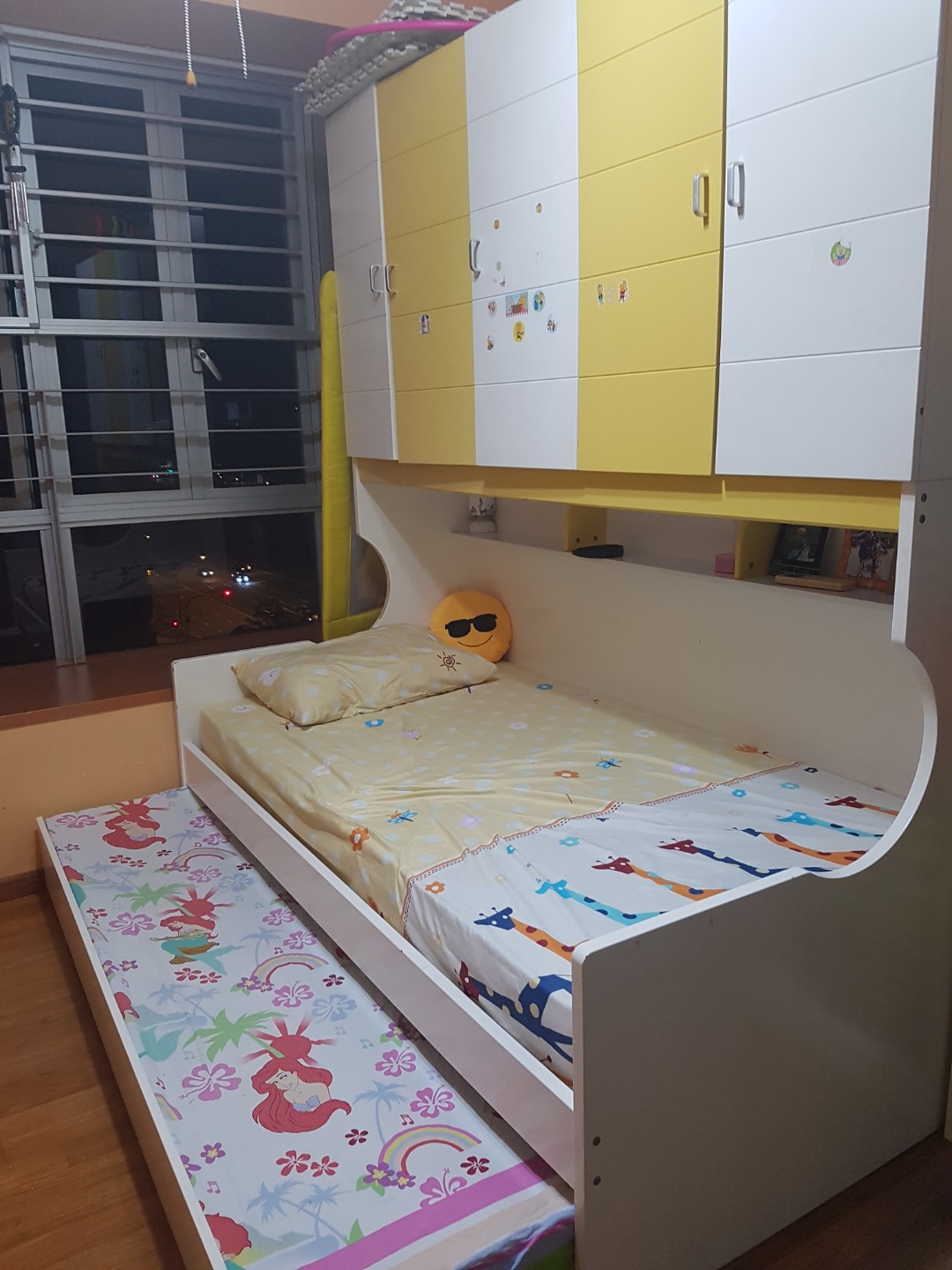 kids pull out bed