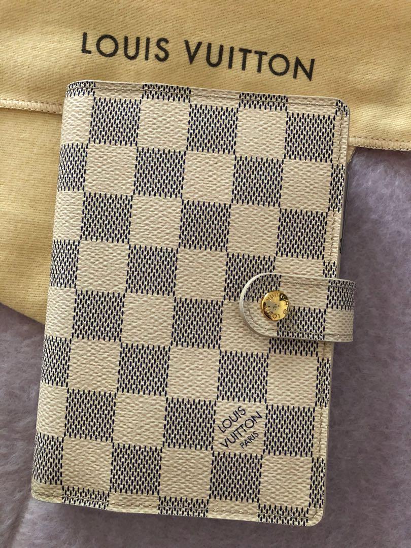 LV Damier Small Agenda (Category: Luxury Bags & Wallets) located in Valenzuela. Submitted by shopgal8 (Listing ID 180966050, Image 1). Description: Price negotiable 😁.