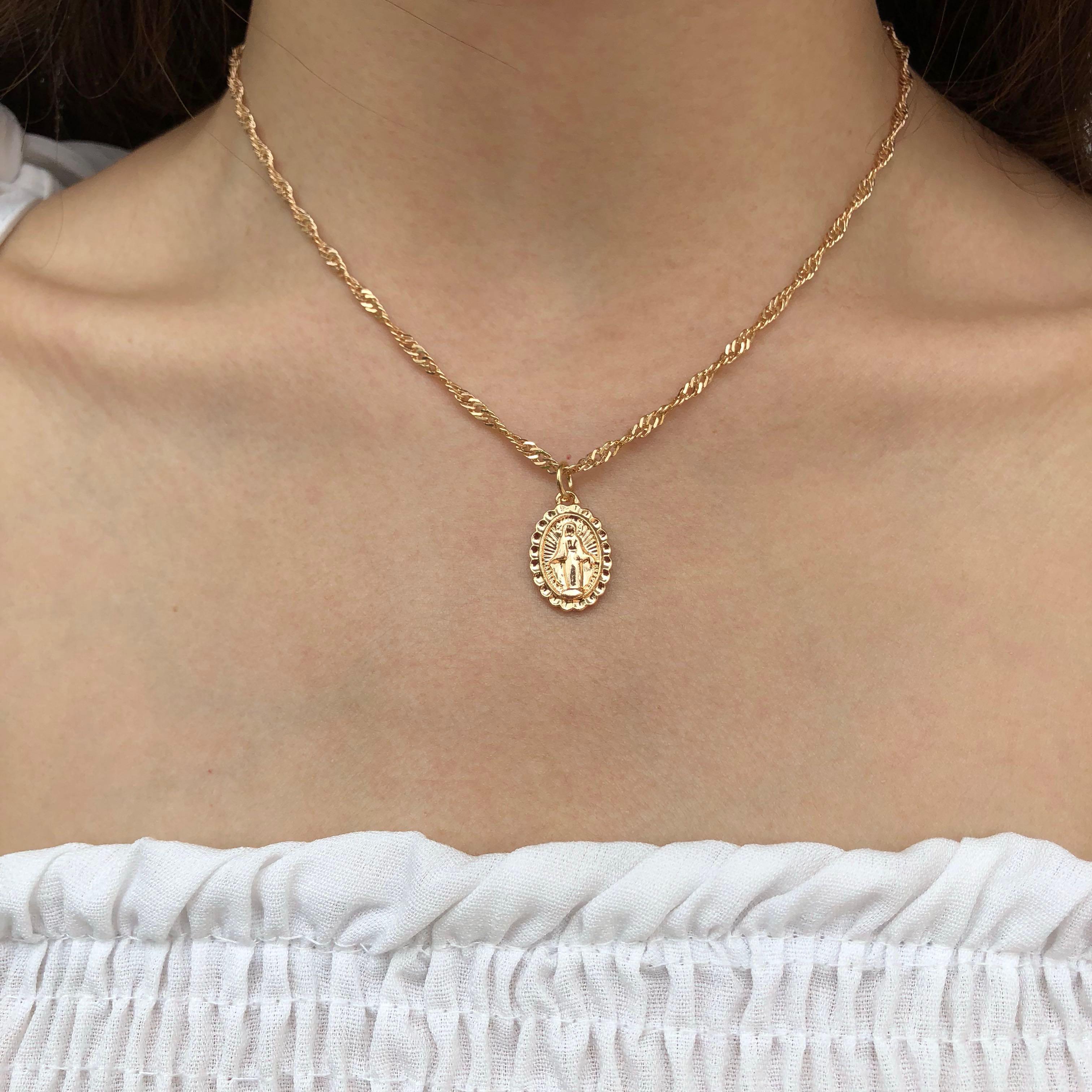 gold pendant necklace womens