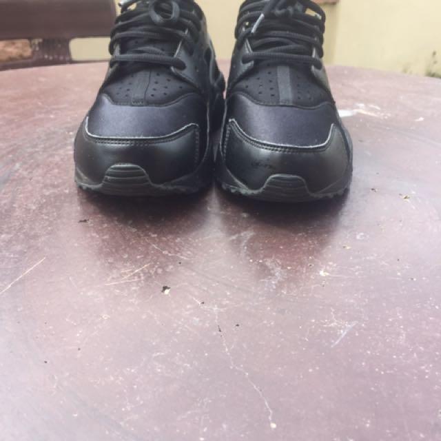 Black huaraches best sale size 6.5