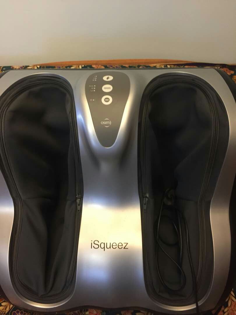 I squeeze foot outlet massager