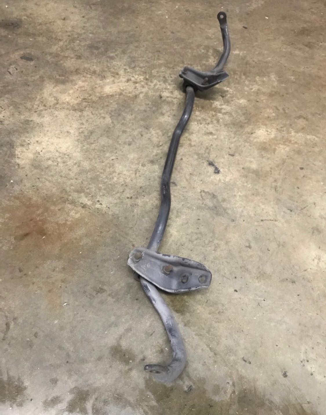 Stock FD2R rear anti roll bar, Car Accessories, Accessories on Carousell