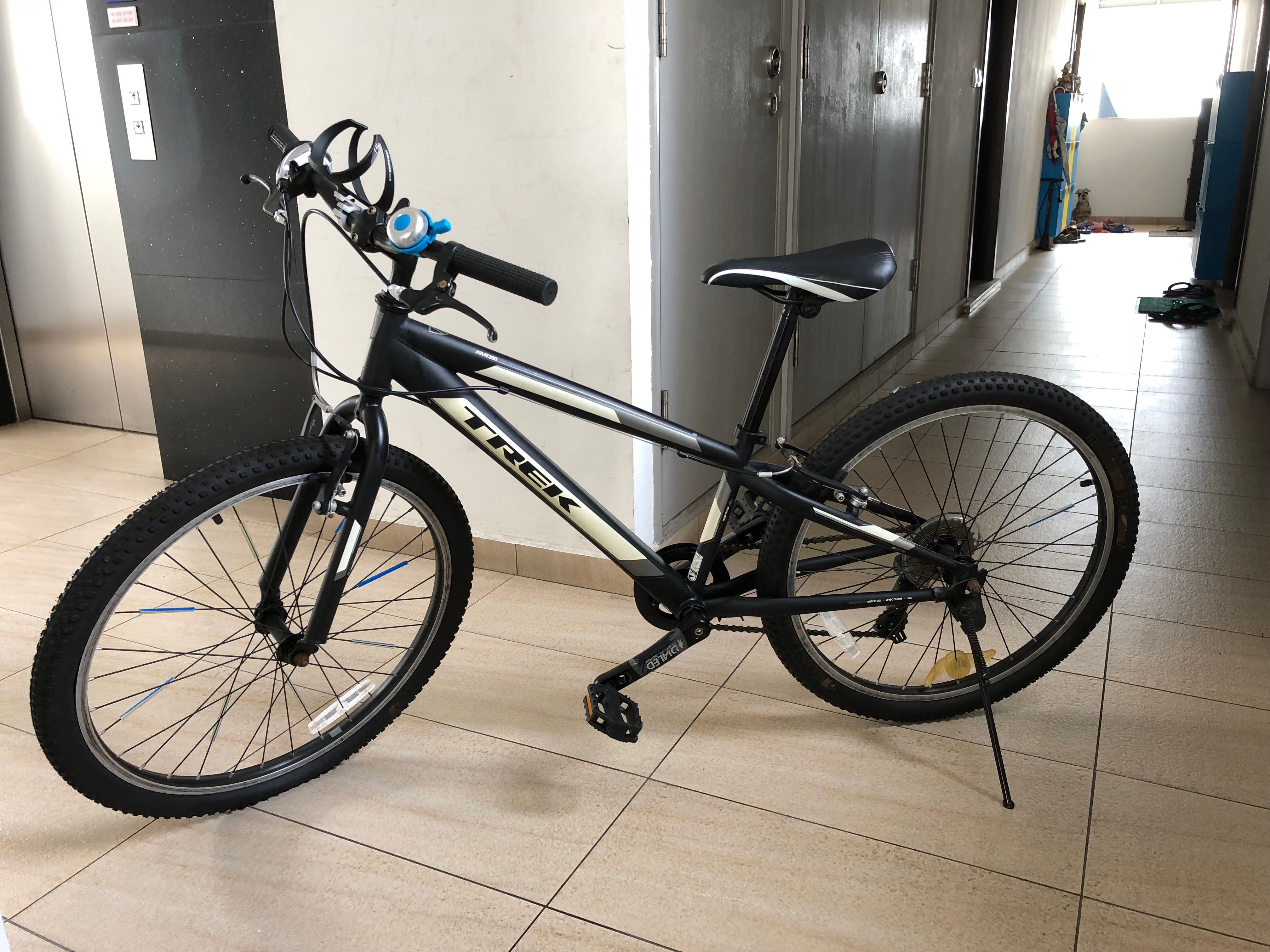 Trek mt200 bike hot sale