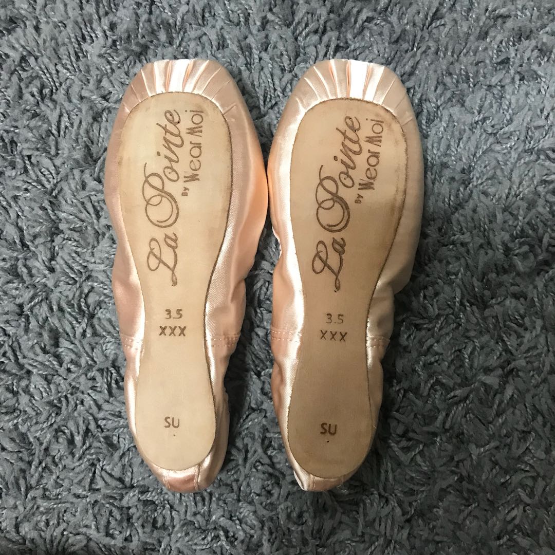 Wear Moi demi pointe Women s Fashion Activewear on Carousell