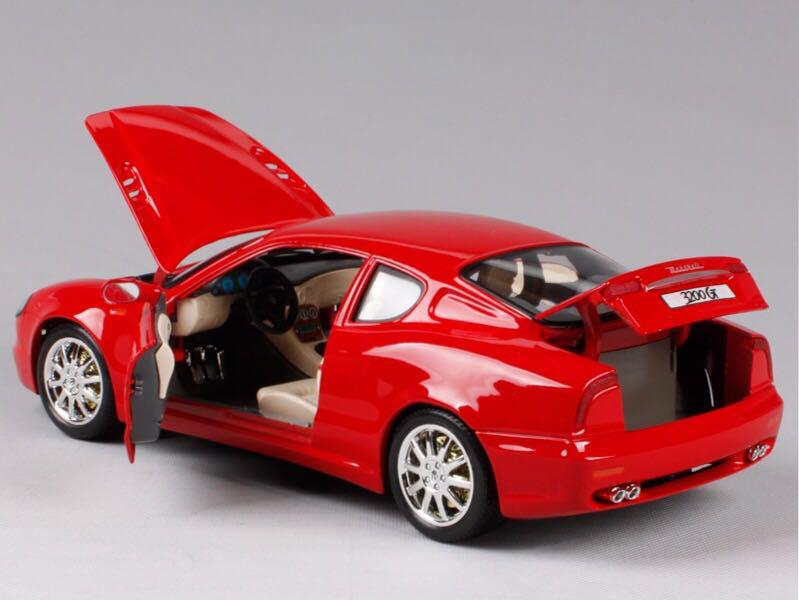 【未開封】1/18 Maserati 3200GT Metal Kit
