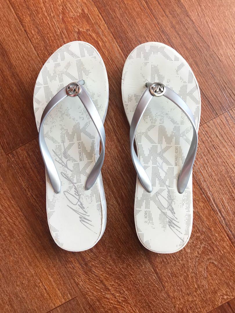 harga sandal michael kors