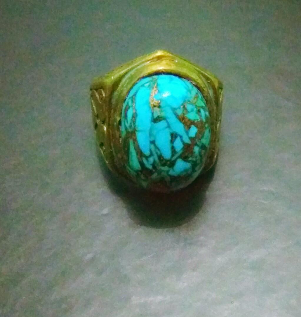 Batu cincin virus serat emas