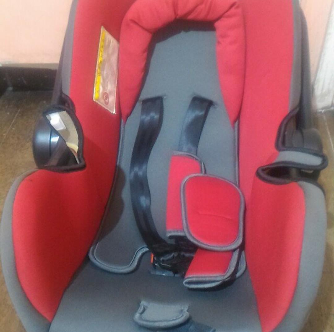 Car seat/carrier (Category: Carriers & Slings) located in Quezon City. Submitted by ndvsstuff (Listing ID 181169365, Image 1). Description: Good for newborn until 11mos old as carrier but can be used as car seat #garagesale4.