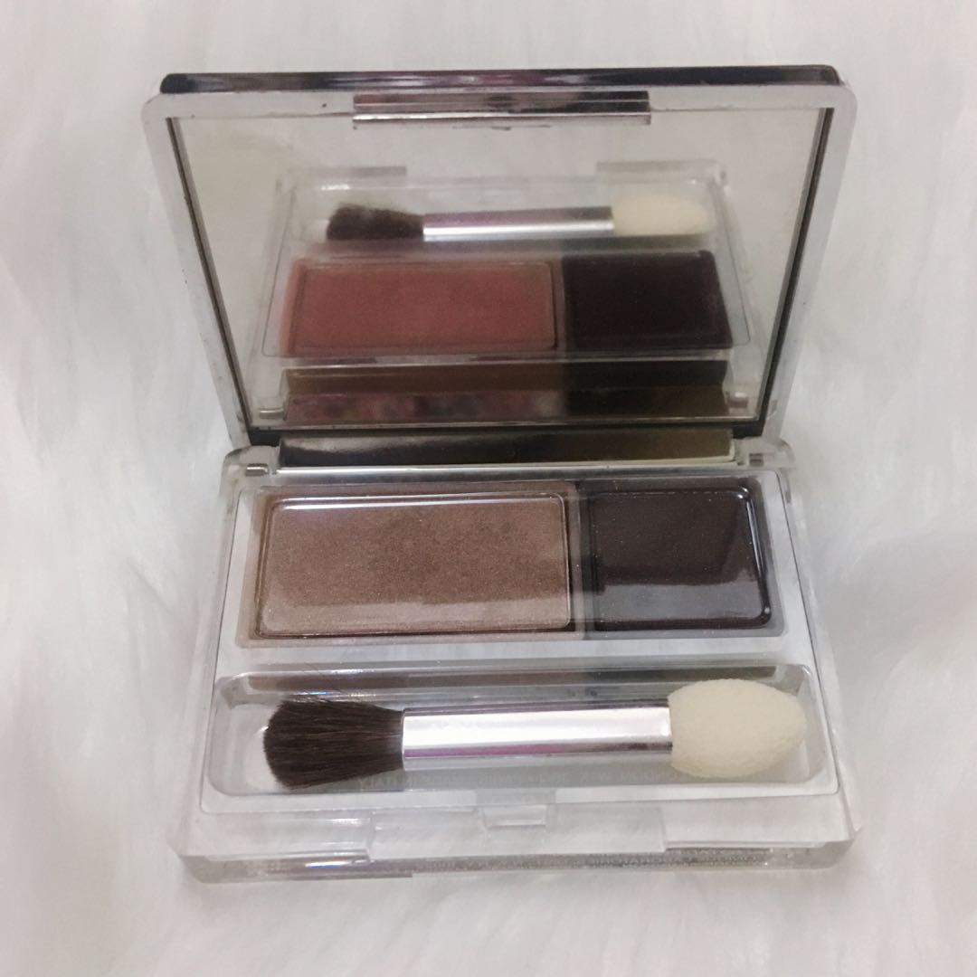 Clinique Eyeshadow (Category: Makeup) located in Manila. Submitted by poeticallyinfamous (Listing ID 181128296, Image 2). Description: Clinique Eyeshadow 💯 Authentic 350 this is my extra eyeshadow palette. it can also be used as brow powder. i usually wet my blush before application. .