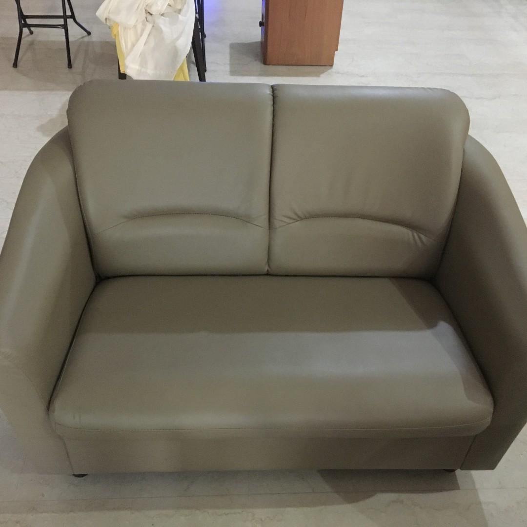 Comfy Leather Sofa Set 1 Year Old Moving Out Sale Furniture