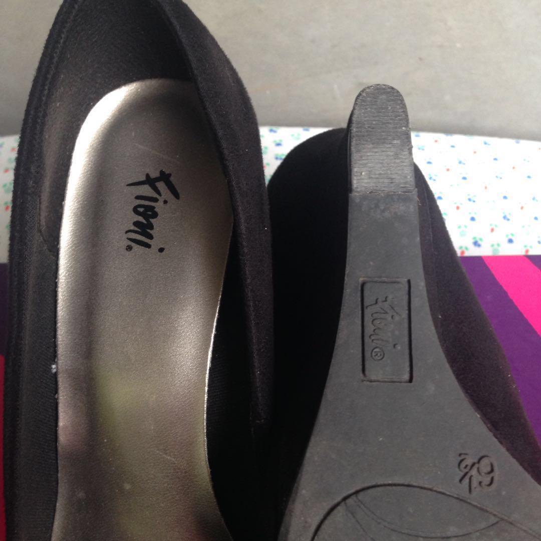 Fioni Black Wedge from Payless, Women's Fashion, Footwear, Wedges on  Carousell