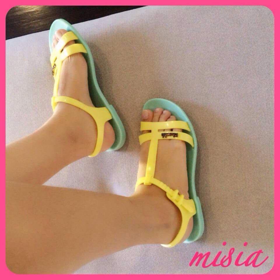 rainy footwear for ladies