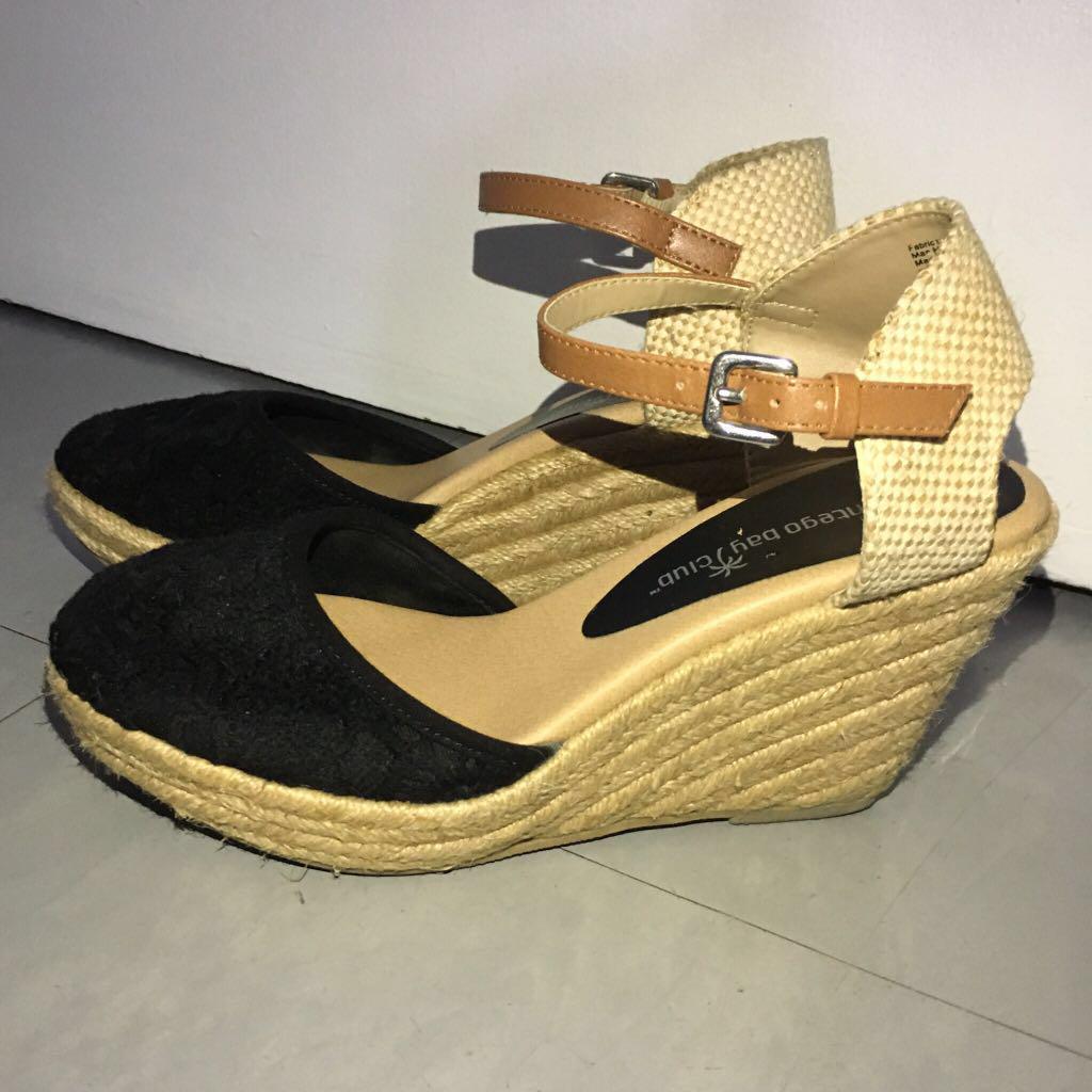 Closed toe sale espadrilles payless