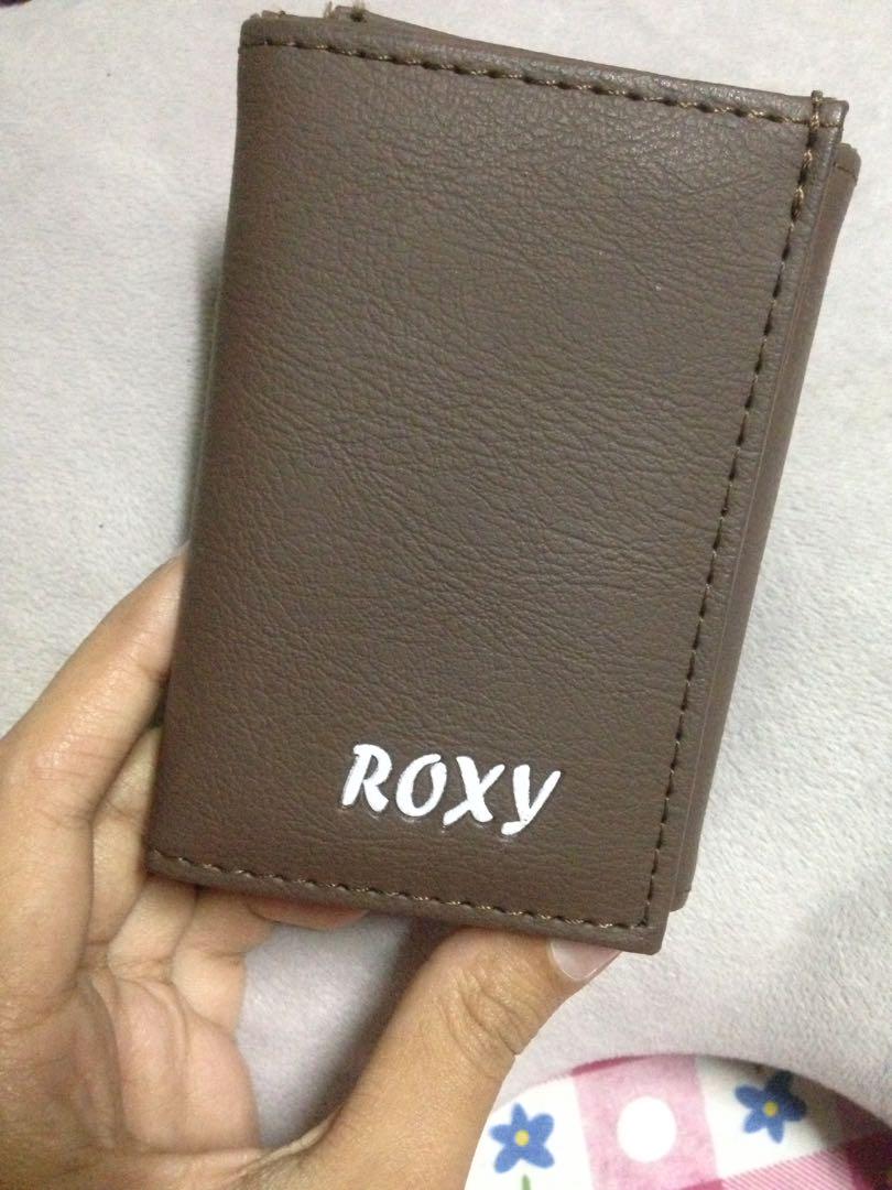 Roxy wallet (Category: Purses & Pouches) located in Kuala Terengganu. Submitted by jaajaaa (Listing ID 181269439, Image 1). Description: .