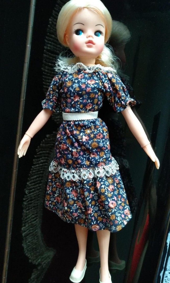 vintage sindy doll
