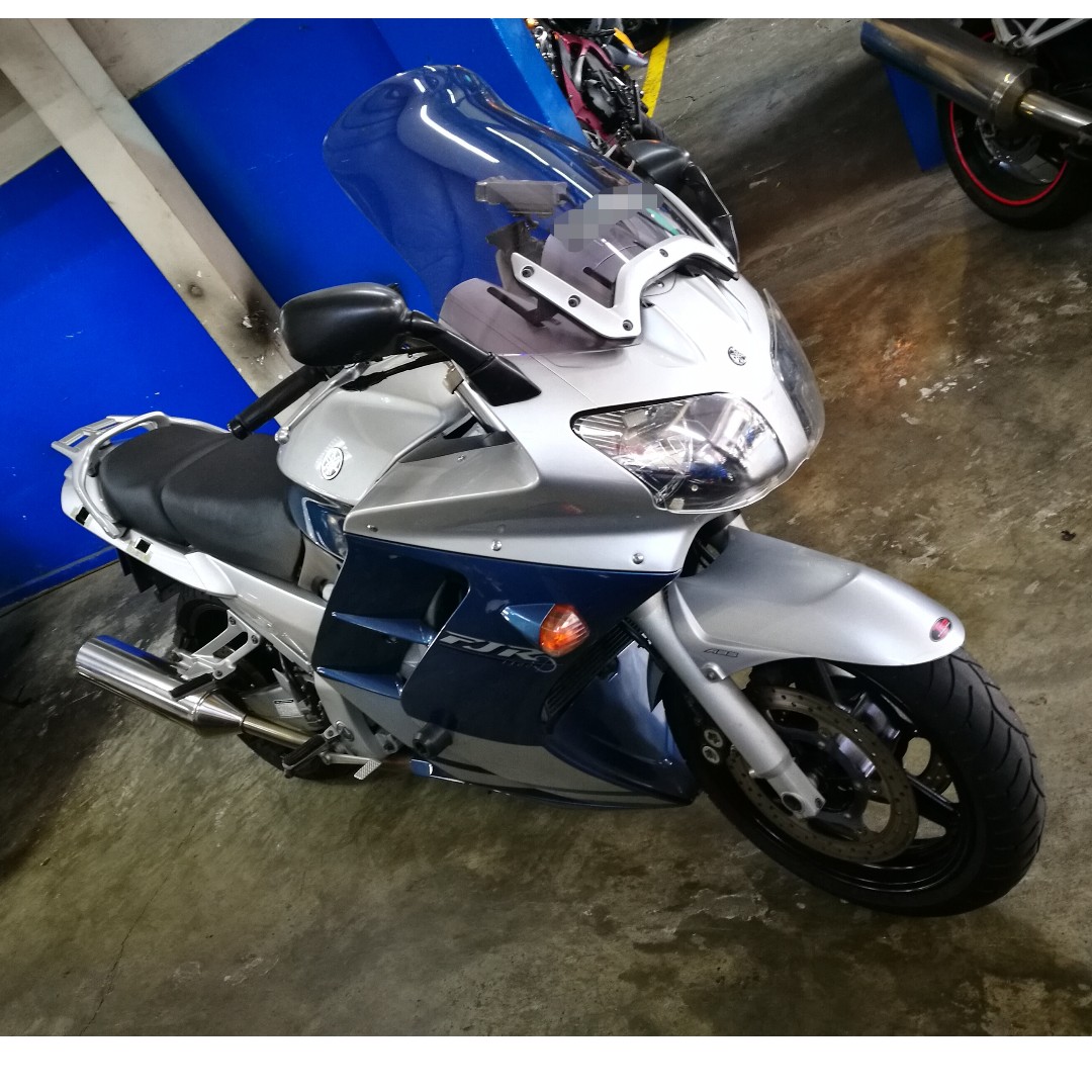 Yamaha FJR1300 (Comes with Side 