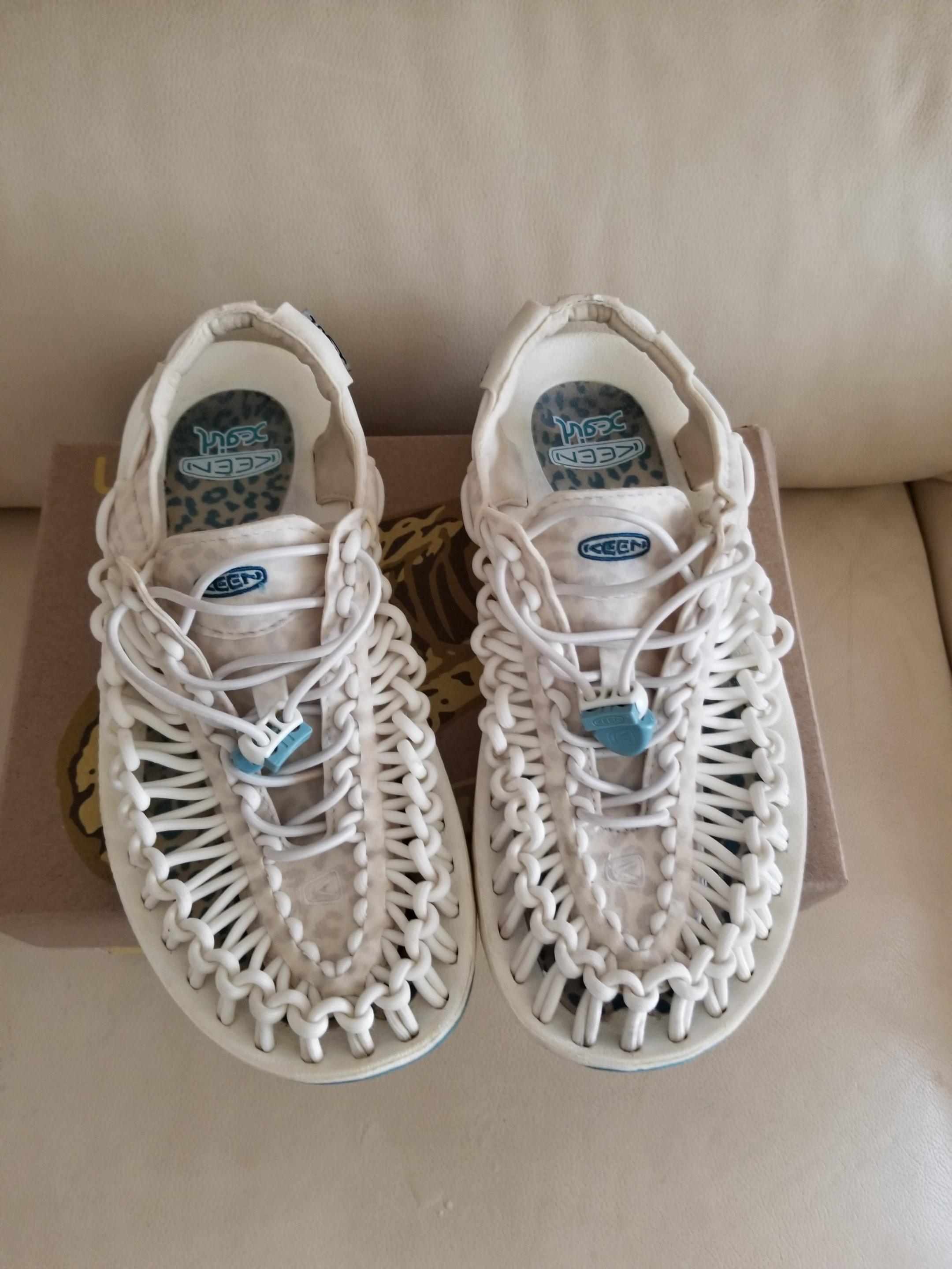 90%新] X-girl x KEEN Crossover 8mm UNEEK White 白色藍色豹紋23cm, 女裝, 鞋, 拖鞋-  Carousell
