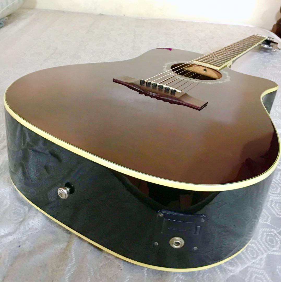 FENDER hot rod design Tbucket 300Ce acoustic guitar, Hobbies & Toys