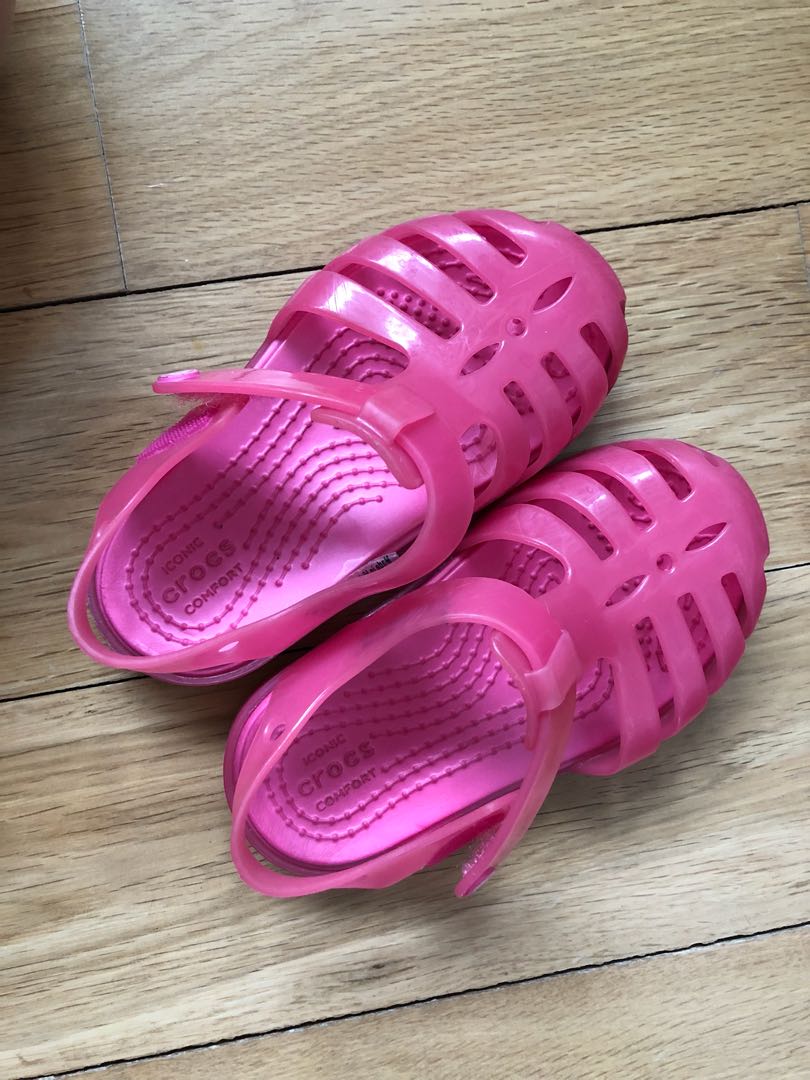 pink jelly shoes