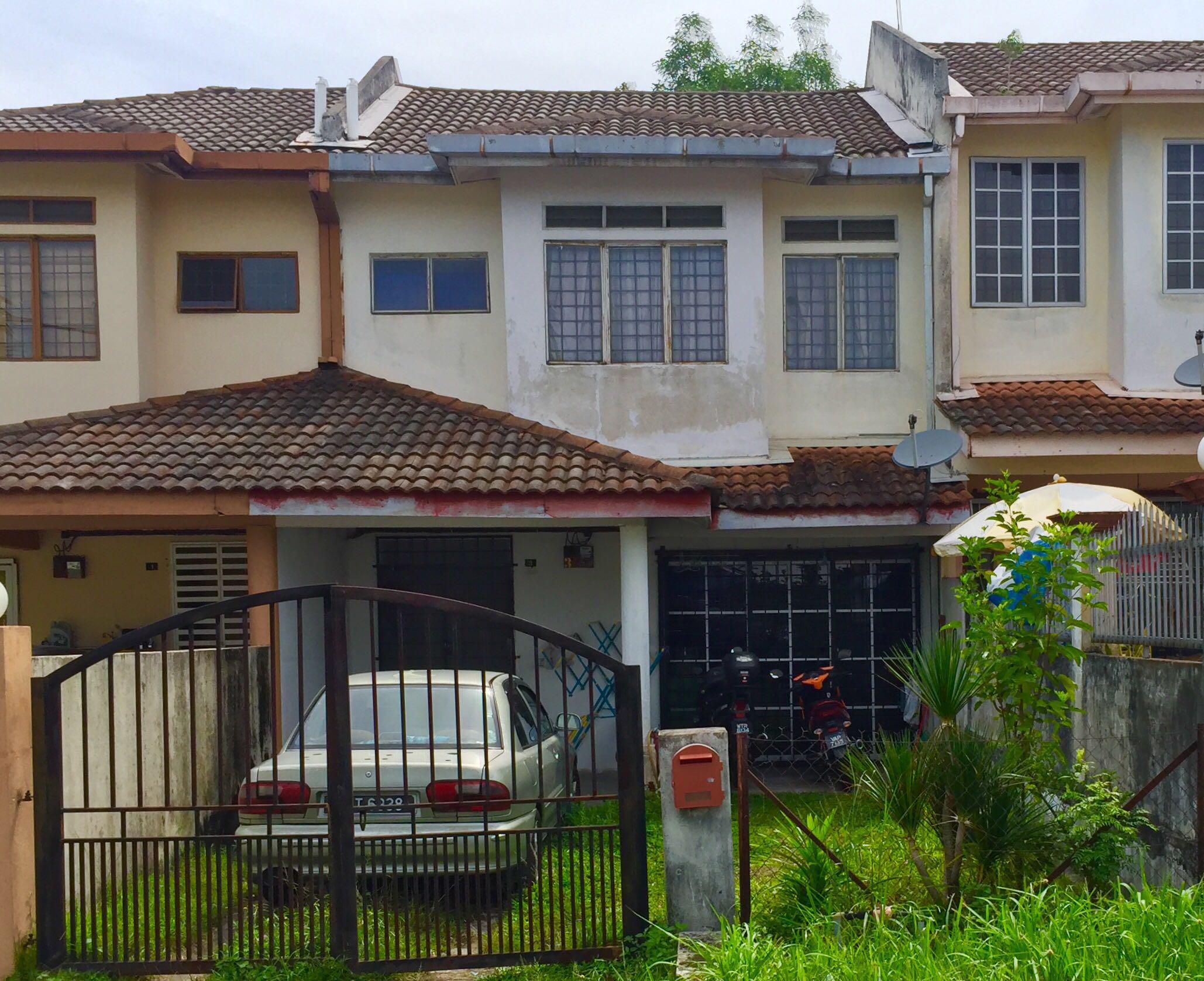 Rumah Teres 2 Tingkat Lokasi Strategik Bukit Beruntung Property For Sale On Carousell