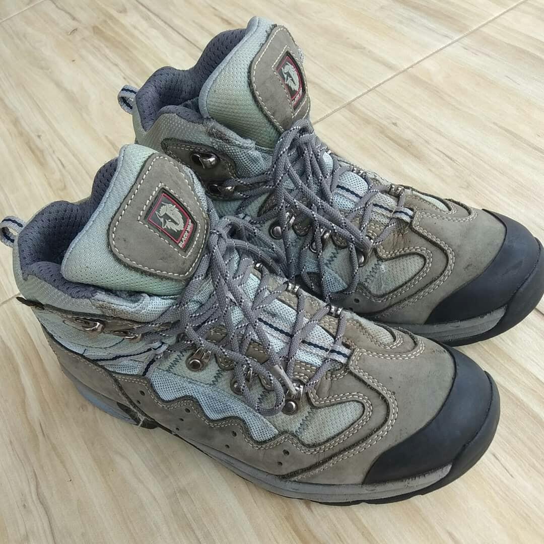 Sepatu Gunung Bekas Sepatu Outdoor Second Fesyen Pria Sepatu Di Carousell
