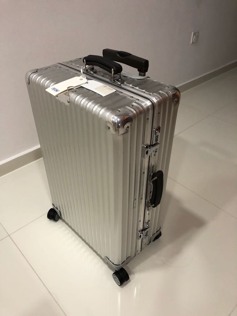 rimowa classic luggage
