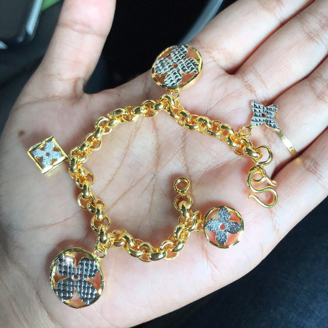 Gelang Gantung Lv Emas Bangkok Women S Fashion Jewellery On Carousell
