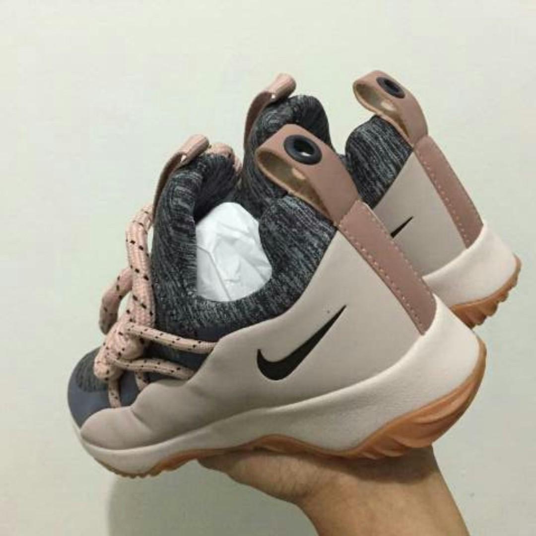 Nike city loop singapore store