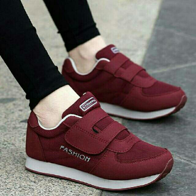 Sepatu Kets Pria Wanita Fesyen Wanita Sepatu Di Carousell