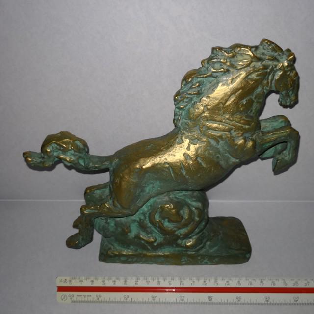 Vintage art cast iron Horse figurine, Hobbies & Toys, Collectibles